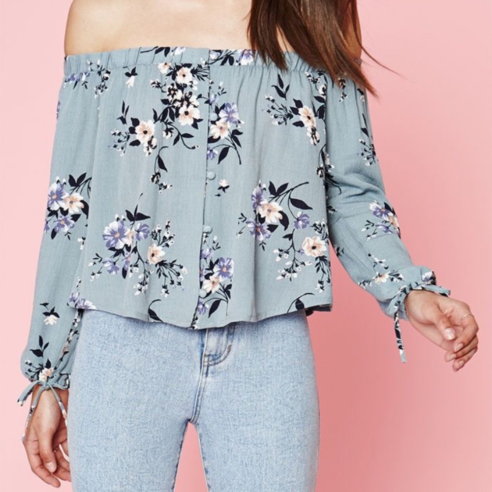 Kendall and Kylie off the shoulder Top!